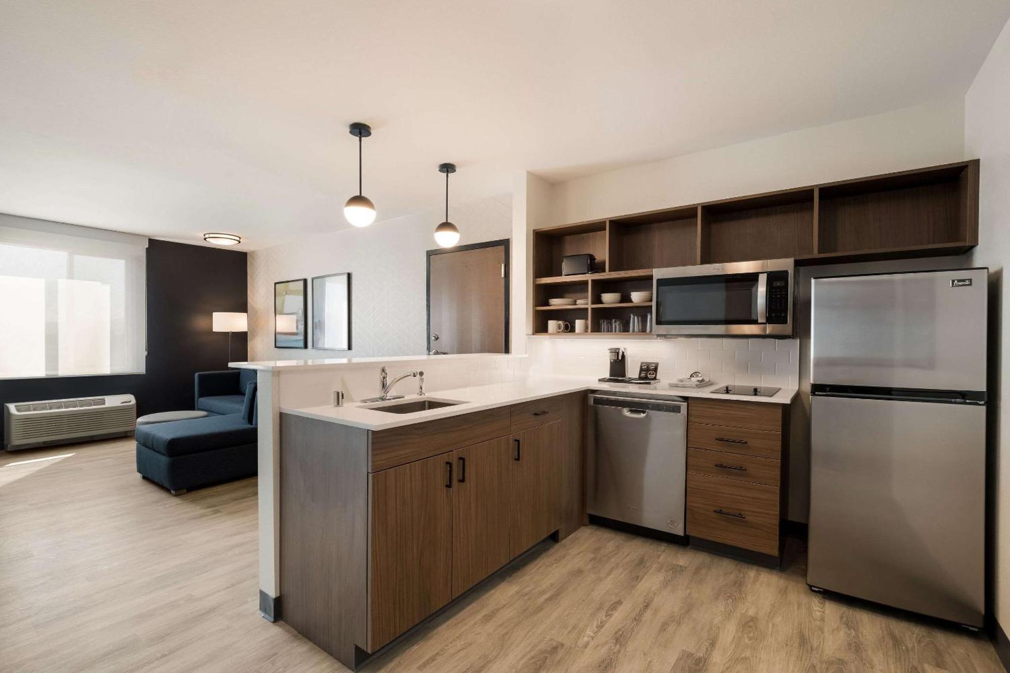 Everhome Suites Corona Exteriér fotografie