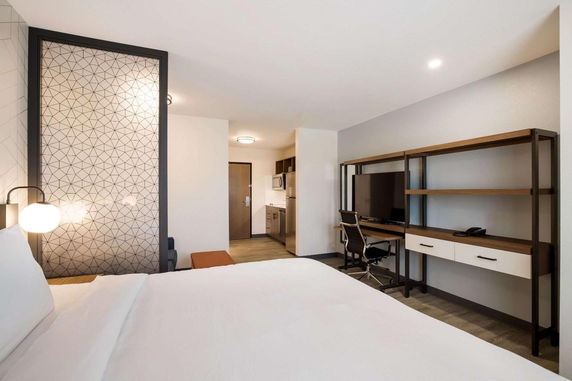 Everhome Suites Corona Exteriér fotografie