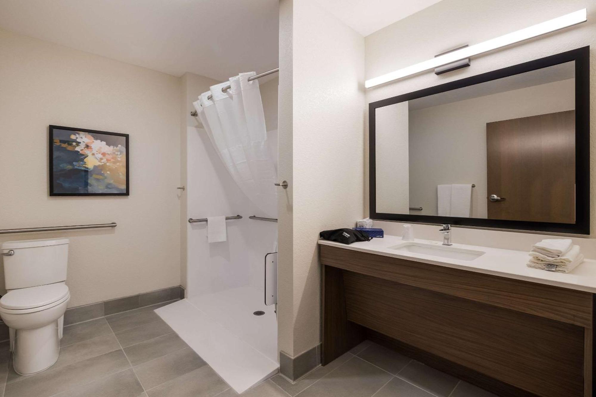 Everhome Suites Corona Exteriér fotografie