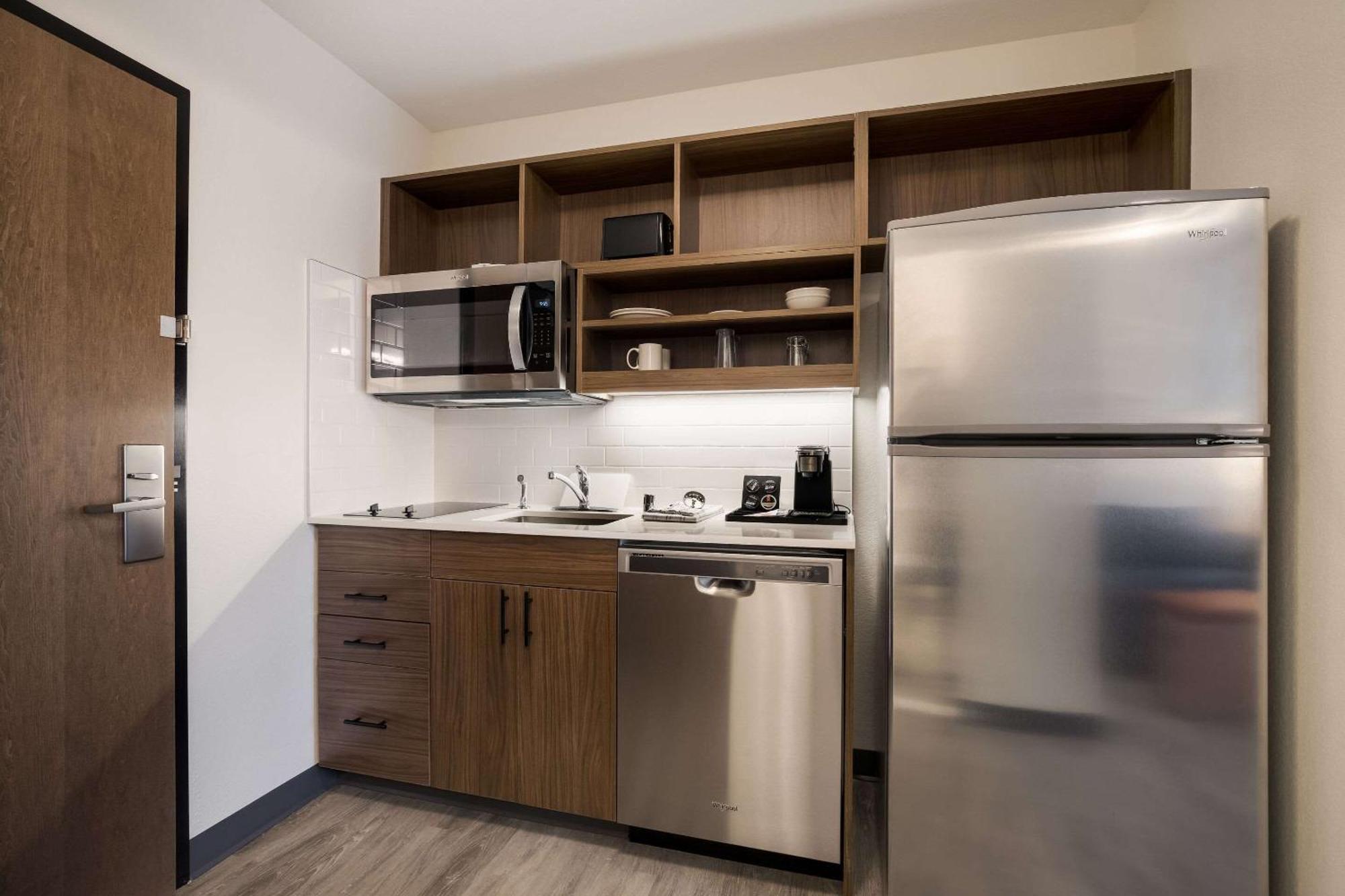 Everhome Suites Corona Exteriér fotografie